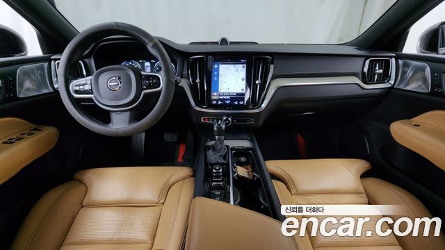 Volvo S60 — interior