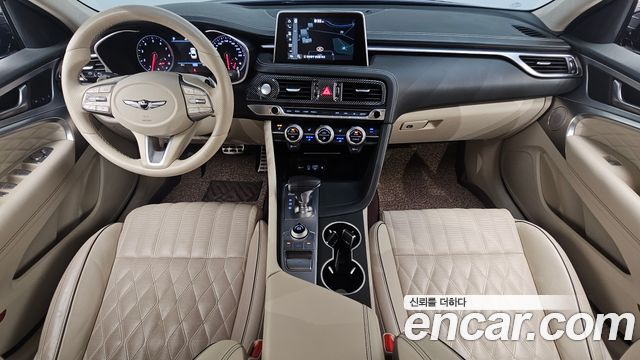 Genesis G70 — interior