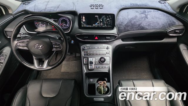 Hyundai Santa Fe — interior