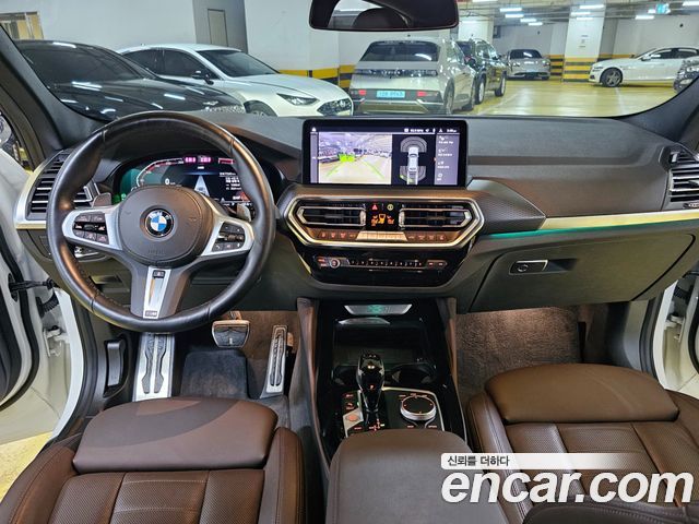 BMW X4 — interior