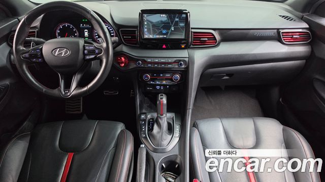 Hyundai Veloster — interior