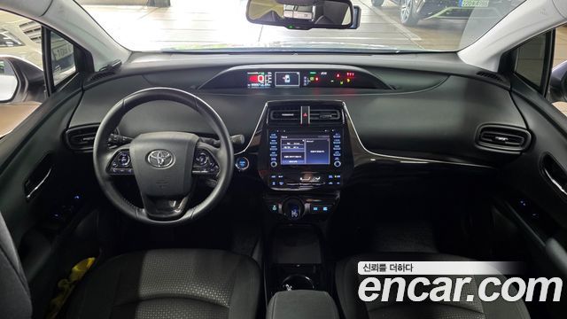 Toyota Prius — interior