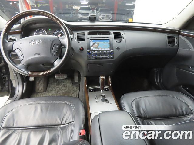 Hyundai Grandeur — interior