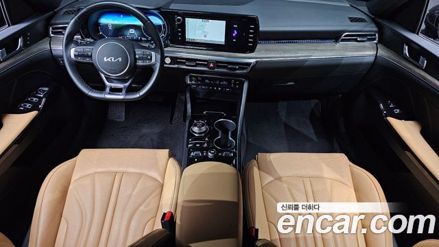 Kia K5 — interior