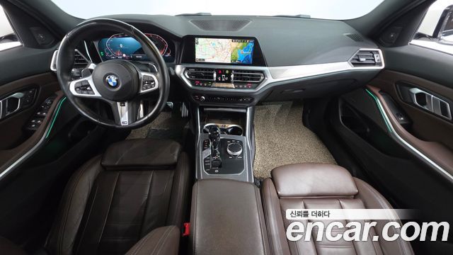 BMW 3 Series — interior