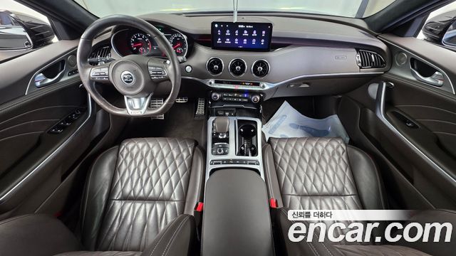 Kia Stinger — interior