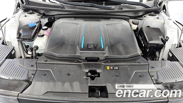 Hyundai IONIQ 5 — interior