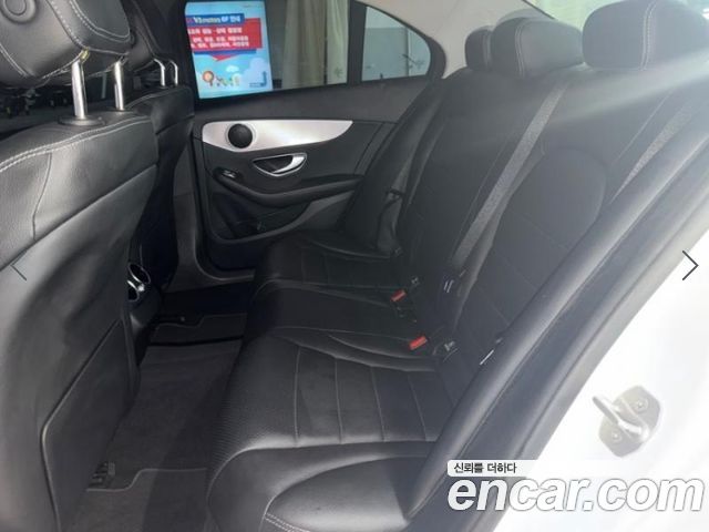 Mercedes-Benz C-Class — interior