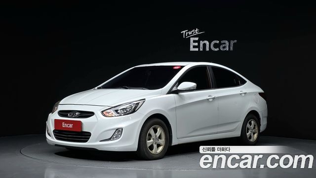 Hyundai Accent — exterior