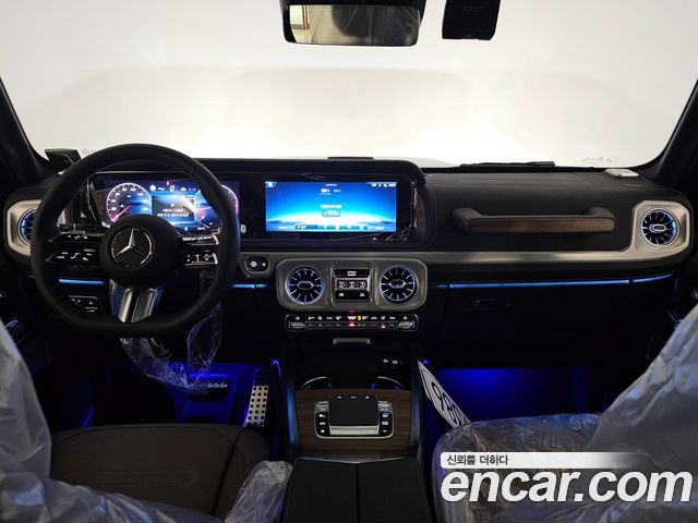 Mercedes-Benz G-Class — interior
