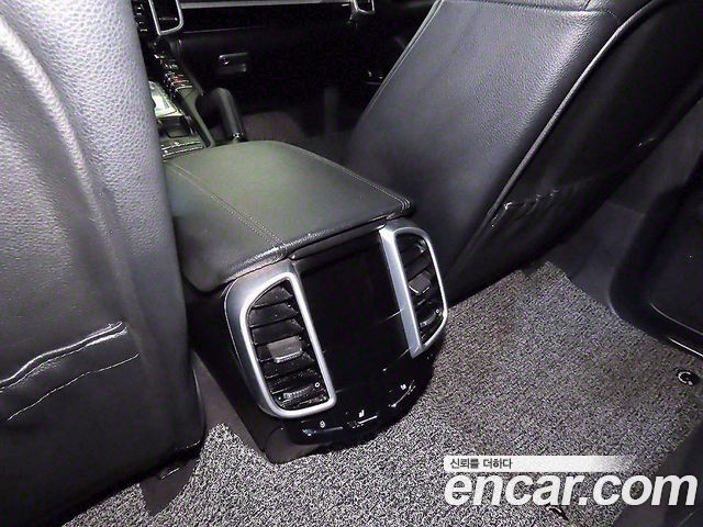 Porsche Cayenne — interior