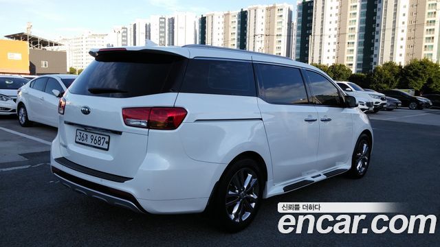 Kia Carnival — interior