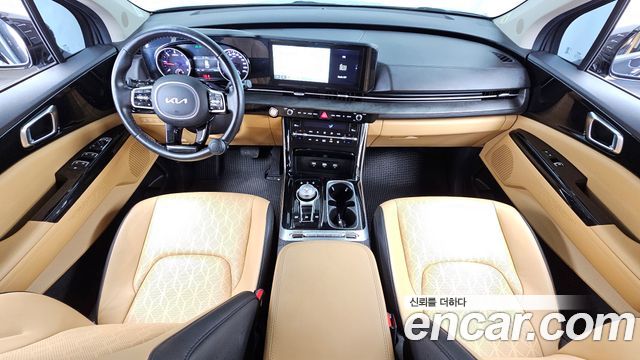 Kia Carnival — interior