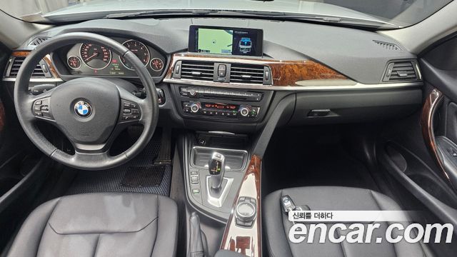 BMW 3 Series — interior