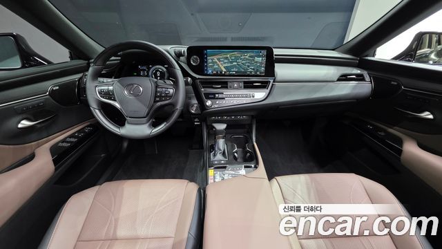 Lexus ES — interior