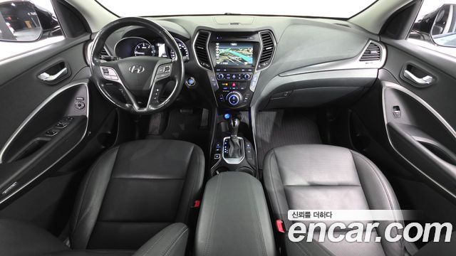 Hyundai Santa Fe — interior