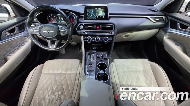 Genesis G70 — interior