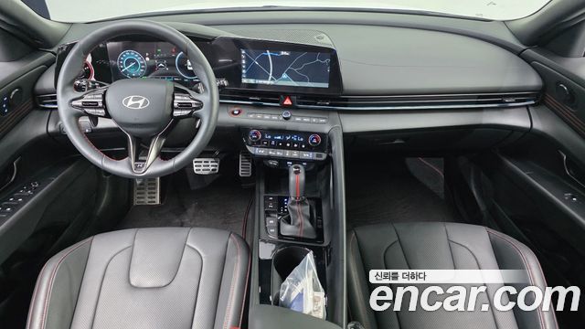 Hyundai Avante — interior