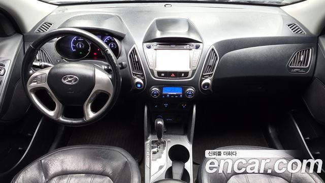 Hyundai Tucson — interior