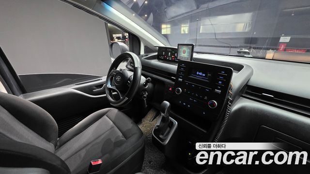 Hyundai Staria — interior
