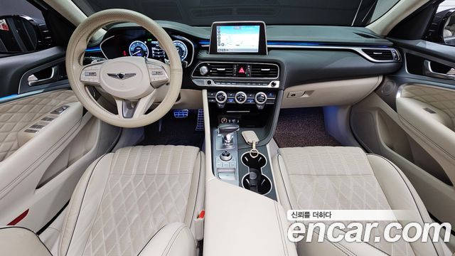Genesis G70 — interior
