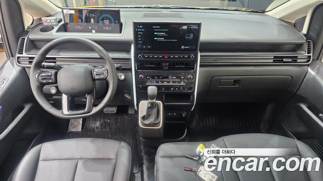 Hyundai Staria — interior