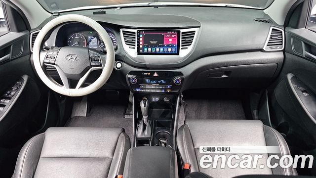 Hyundai Tucson — interior