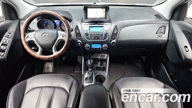 Hyundai Tucson — interior