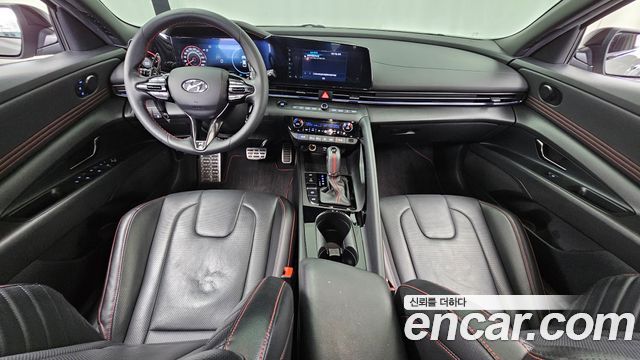 Hyundai Avante — interior