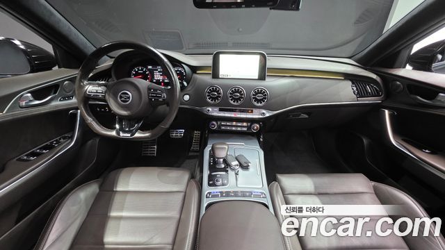 Kia Stinger — interior