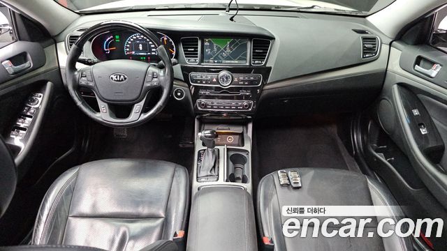 Kia K7 — interior