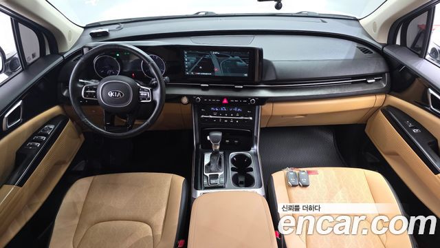 Kia Carnival — interior
