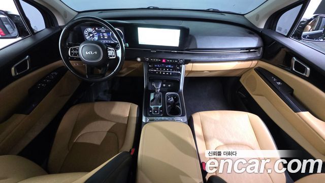 Kia Carnival — interior