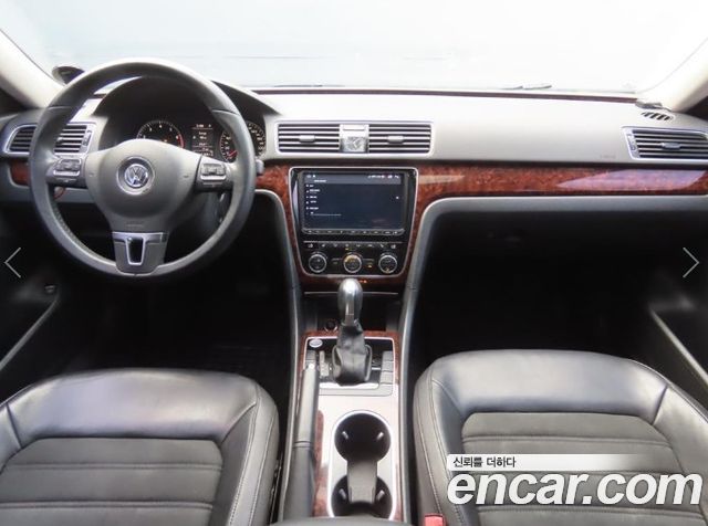 Volkswagen Passat — interior