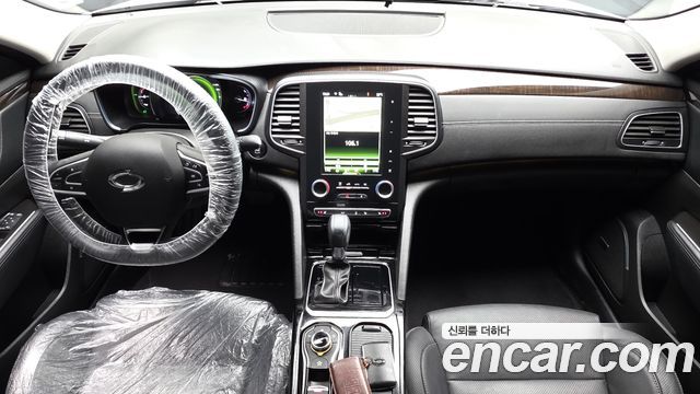 Renault Korea SM6 — interior