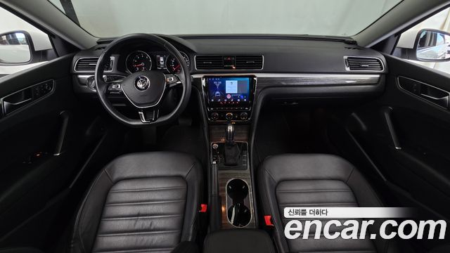 Volkswagen Passat — interior