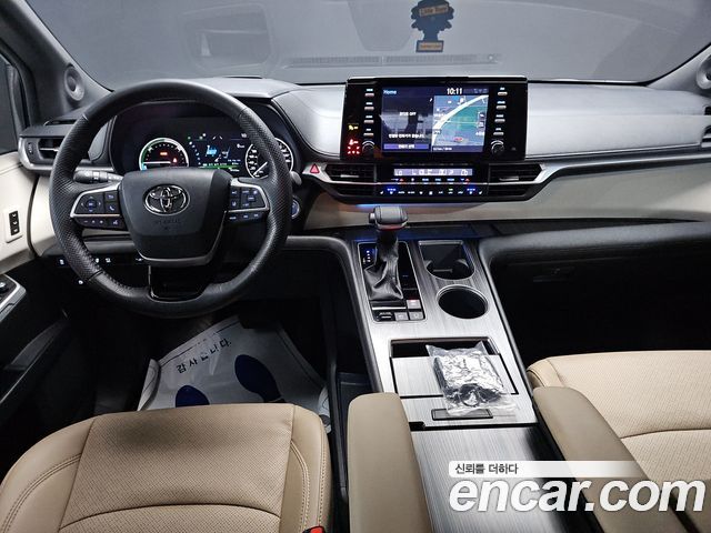 Toyota Sienna — interior