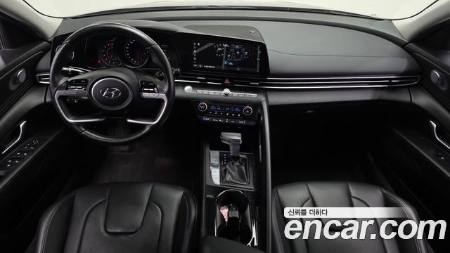 Hyundai Avante — interior