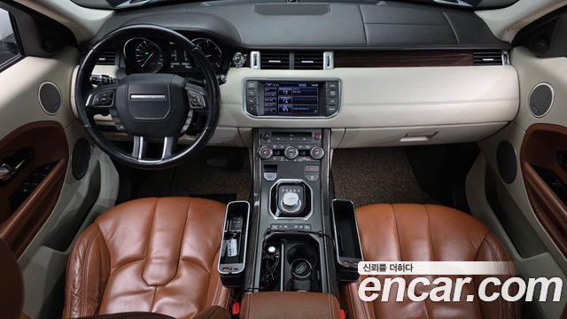Land Rover Range Rover Evoque — interior