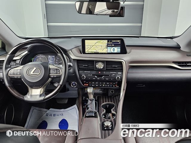 Lexus RX — interior