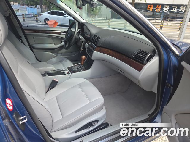 BMW 3 Series — interior