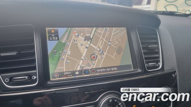 Kia K7 — interior