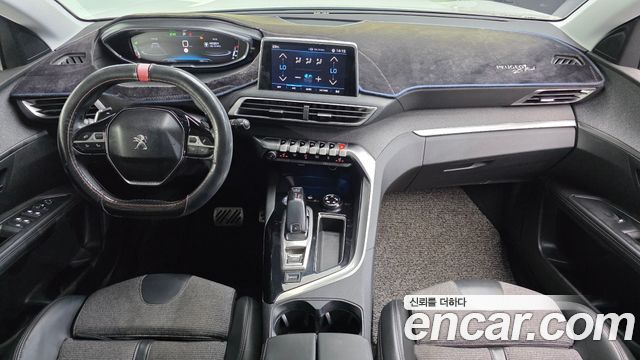 Peugeot 5008 — interior