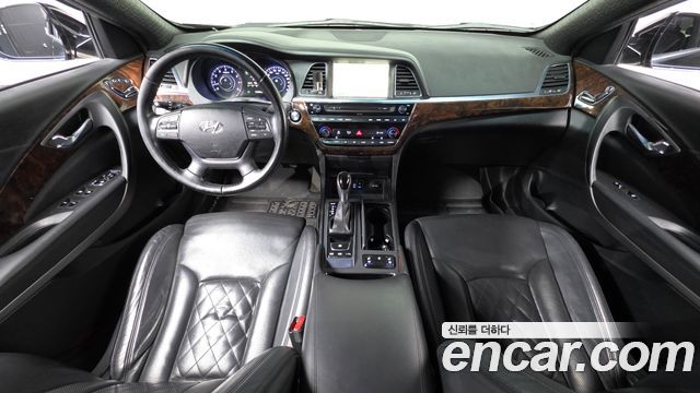 Hyundai Aslan — interior