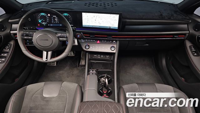 Hyundai Sonata — interior