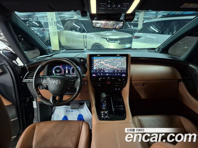 Toyota Alphard — interior