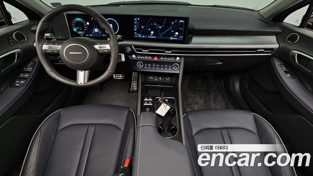 Hyundai Sonata — interior