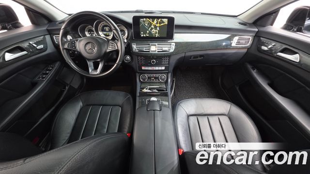 Mercedes-Benz CLS-Class — interior