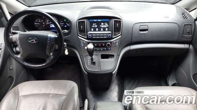 Hyundai Starex — interior