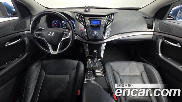 Hyundai i40 — interior